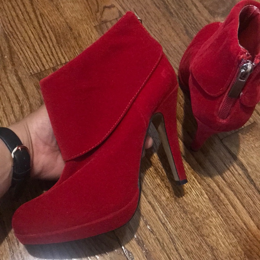 Heels - Picture 3 of 3